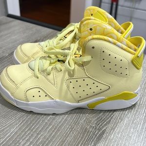 Nike Air Jordan 6 Retro - Yellow. Girls size 1